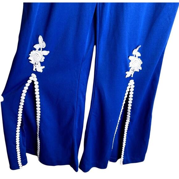 Frederick's of Hollywood RARE Women Size XS Embroidered Deep V-Neck Blue Whit - Picture 13 of 15